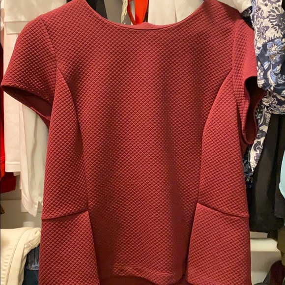 Liz Claiborne Tops - Quilted Burgundy polyester shirt Liz Claiborne Liz Claiborne Tops - Quilted Burgundy polyester shirt Liz Claiborne